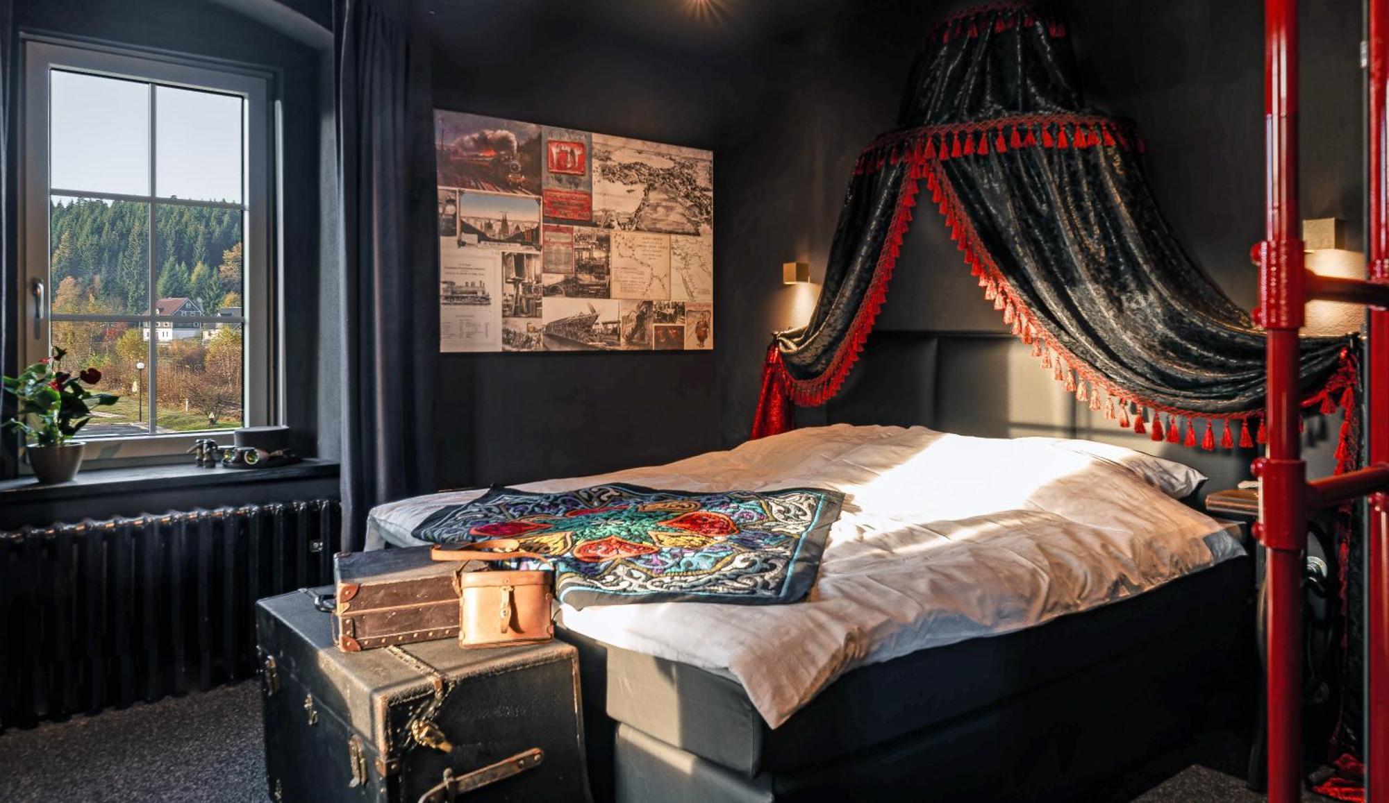 Weltraumbahnhof Rautenkranz - Steampunk Hotel Muldenhammer Bagian luar foto